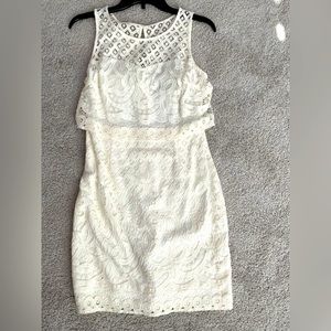 Beautiful white lace Guess dress